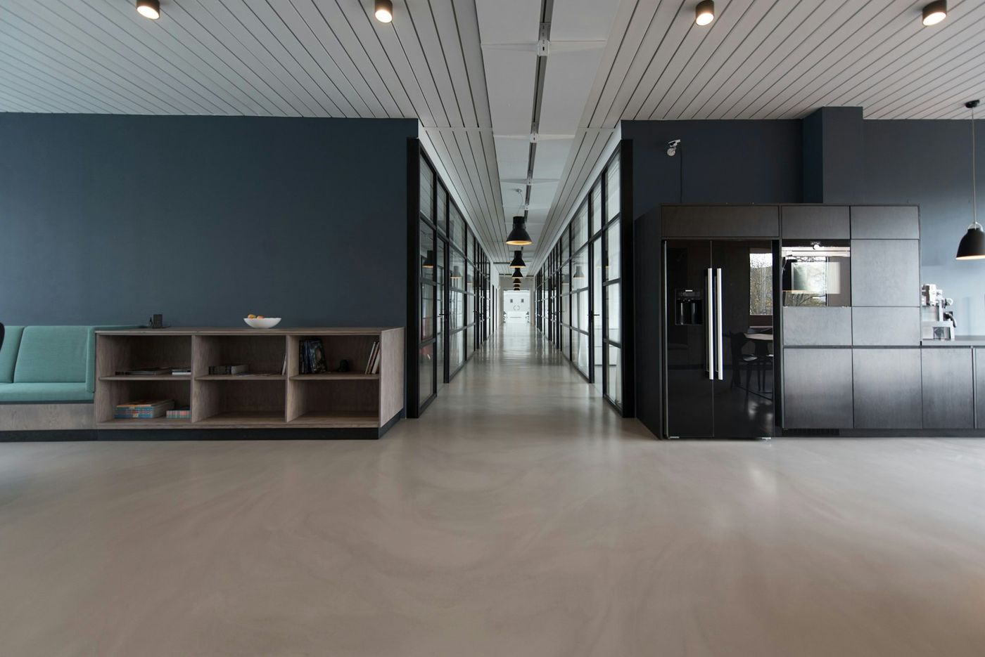 Margins state-of-the-art workspace